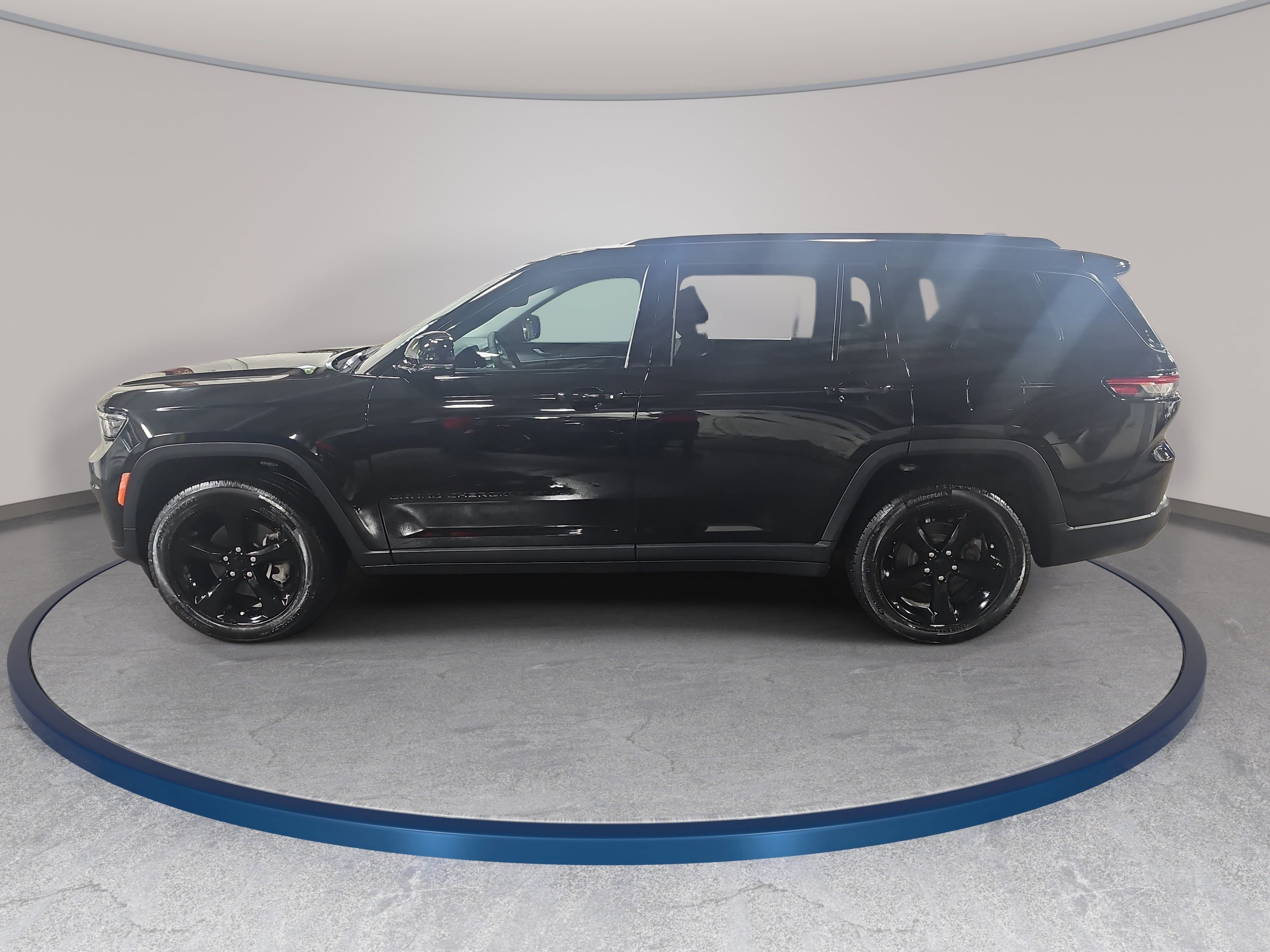 Used 2023 Jeep Grand Cherokee L Limited w/ Black Appearance Package AWD/4WD image 8