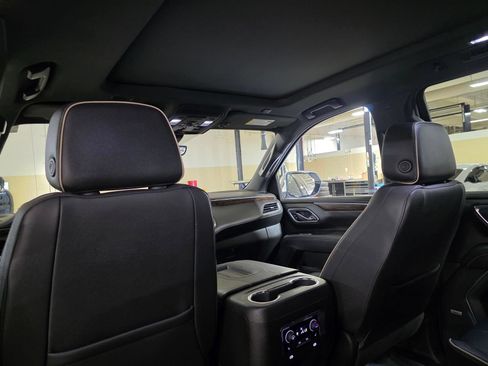 Used 2023 Chevrolet Tahoe Premier AWD/4WD image 17