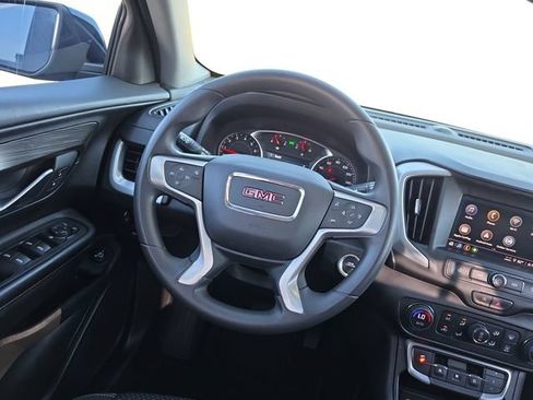 Used 2024 GMC Terrain SLE w/ Driver Convenience Package FWD image 14