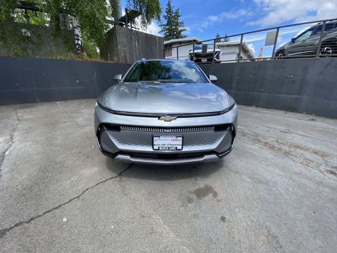 Used 2024 Chevrolet Equinox EV LT AWD/4WD image 9