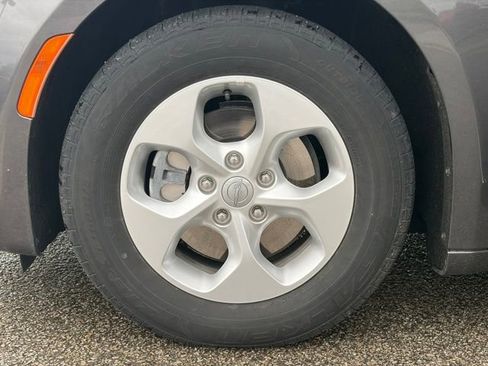 Used 2018 Chrysler Pacifica Touring-L image 30