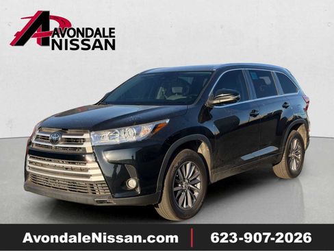 Used 2018 Toyota Highlander XLE FWD image 1