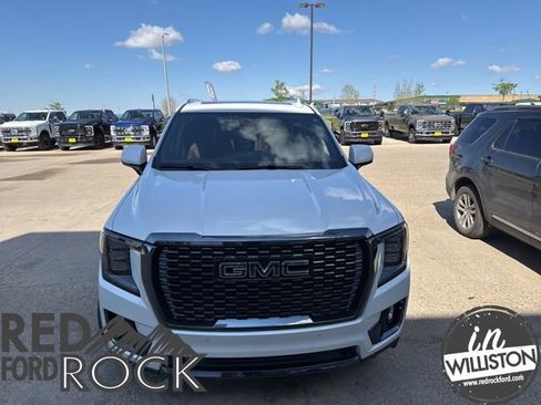Used 2023 GMC Yukon Denali Ultimate AWD/4WD image 7