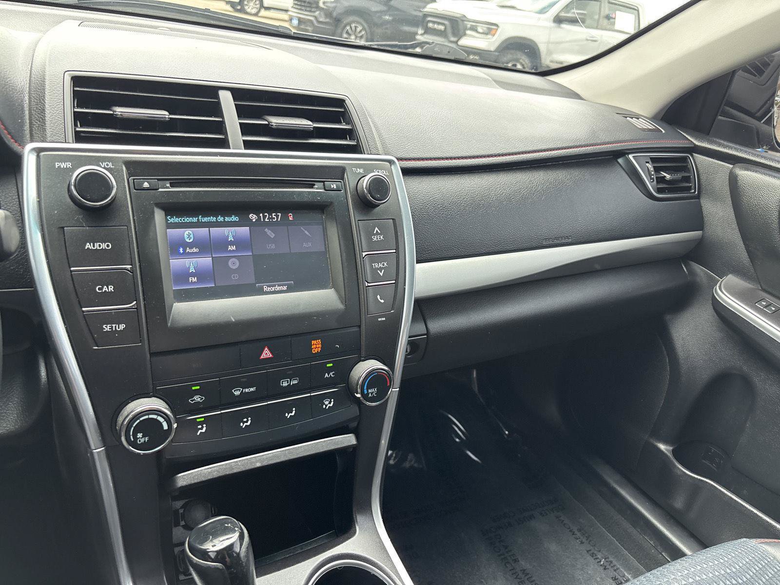 Used 2015 Toyota Camry SE FWD image 26