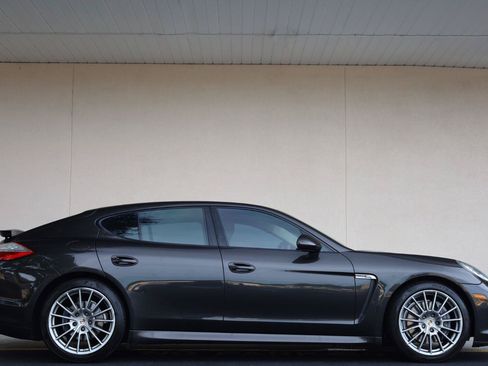 Used 2011 Porsche Panamera 4 AWD/4WD image 2