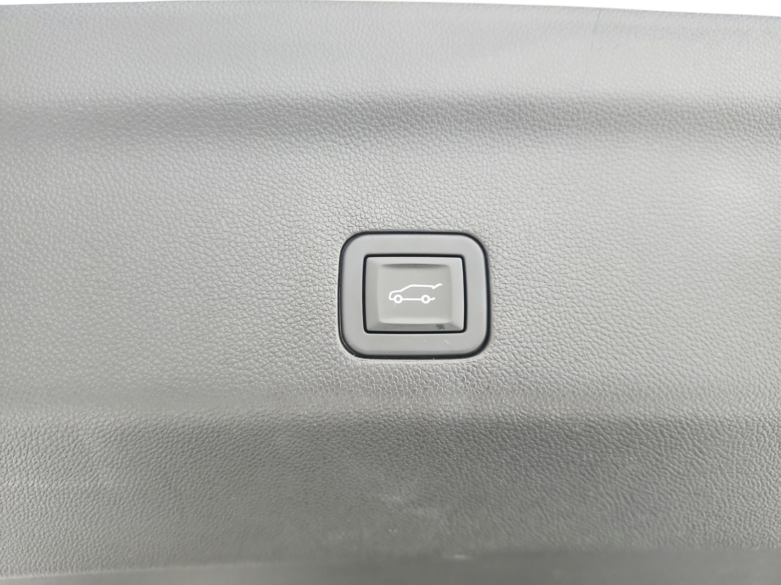 Used 2026 Chevrolet Tahoe Z71 w/ Comfort Package AWD/4WD image 47
