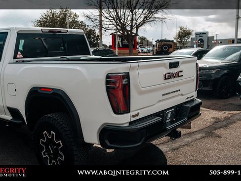 Used 2025 GMC Sierra 2500 AT4X image 14