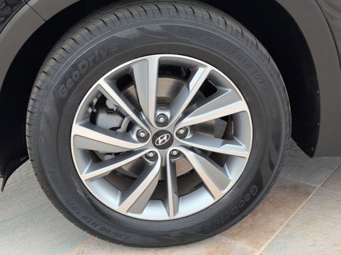 Used 2019 Hyundai Santa Fe Limited image 9