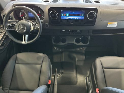 New 2025 Mercedes-Benz Sprinter 2500 image 28