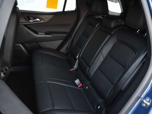 New 2026 Chevrolet Equinox LT w/ Convenience Package II image 11