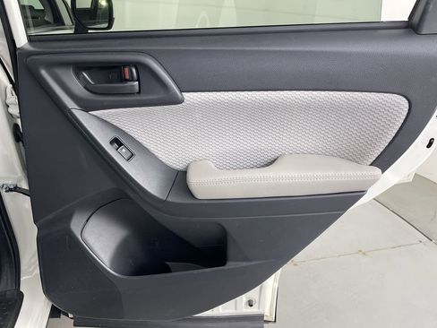 Used 2017 Subaru Forester 2.5i Premium image 23