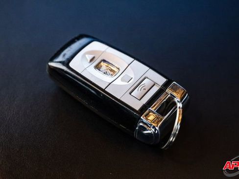 Used 2017 Rolls-Royce Wraith image 77