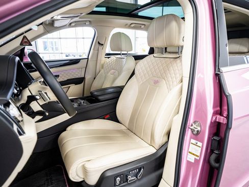 Used 2021 Bentley Bentayga image 39