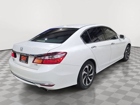 Used 2017 Honda Accord EX-L image 7