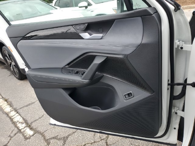 Certified 2026 Volkswagen Tiguan SE FWD image 35