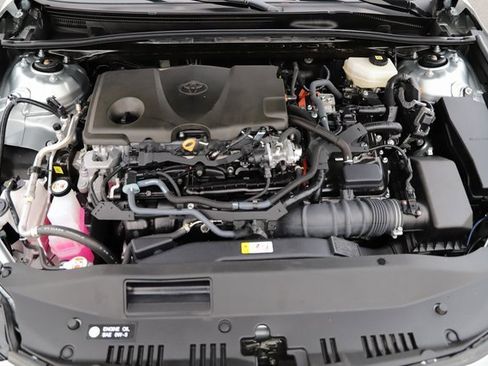 Used 2025 Toyota Camry LE image 3