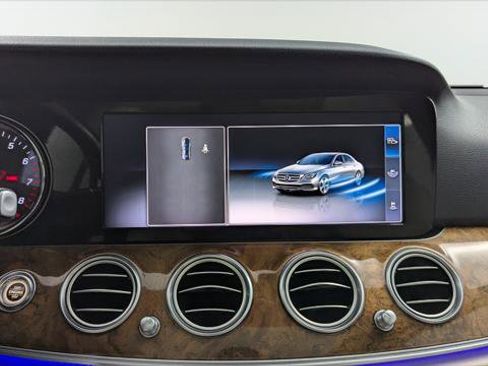 Used 2018 Mercedes-Benz E 300 image 29