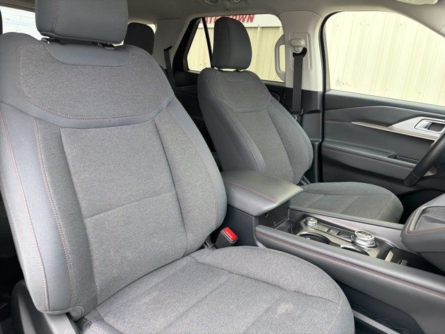 Certified 2025 Ford Explorer Active AWD/4WD image 8