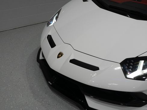 Used 2020 Lamborghini Aventador SVJ AWD/4WD image 48