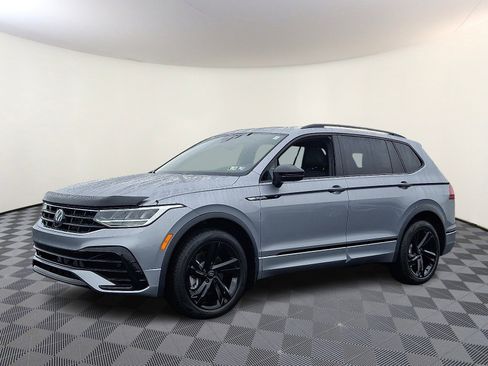 Used 2024 Volkswagen Tiguan SE R-Line image 3