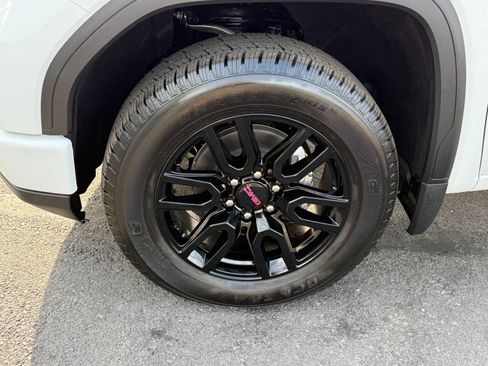 New 2026 GMC Sierra 1500 Elevation image 9