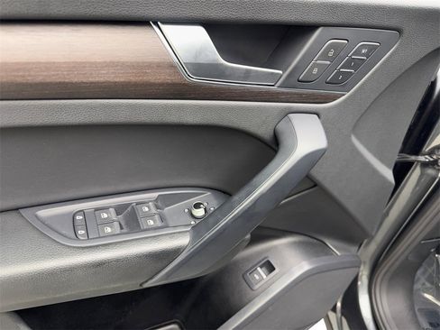 Used 2023 Audi Q5 2.0T Premium w/ Convenience Package image 33