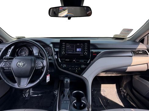 Used 2022 Toyota Camry SE FWD image 10