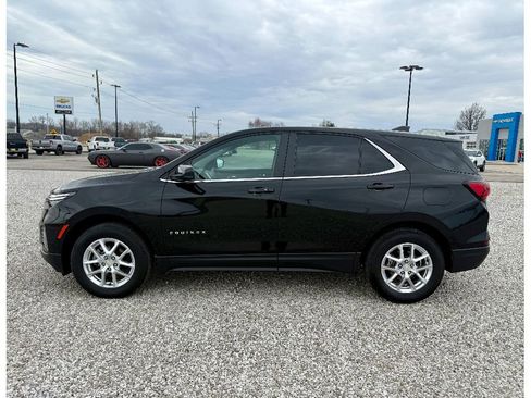 Used 2023 Chevrolet Equinox LT image 1
