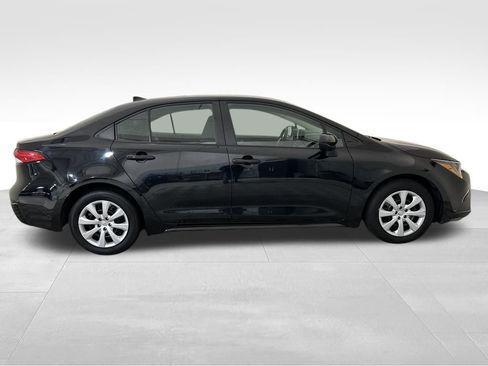 Used 2023 Toyota Corolla LE image 6