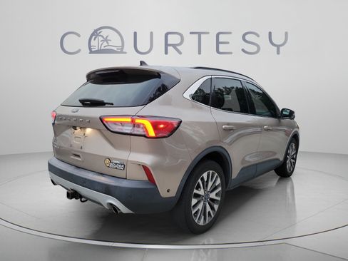 Used 2020 Ford Escape Titanium AWD/4WD image 3