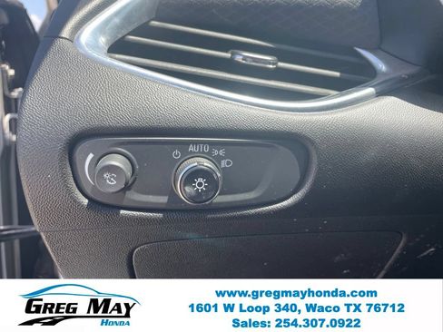 Used 2020 Chevrolet Malibu LT FWD image 16