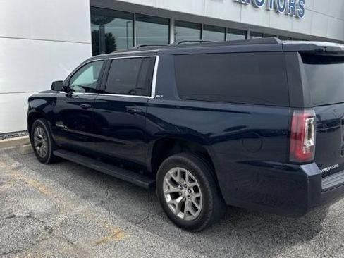 Used 2020 GMC Yukon XL SLT w/ Open Road Package AWD/4WD image 3
