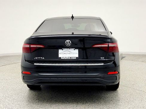 Used 2023 Volkswagen Jetta SE w/ Panoramic Sunroof Package image 6