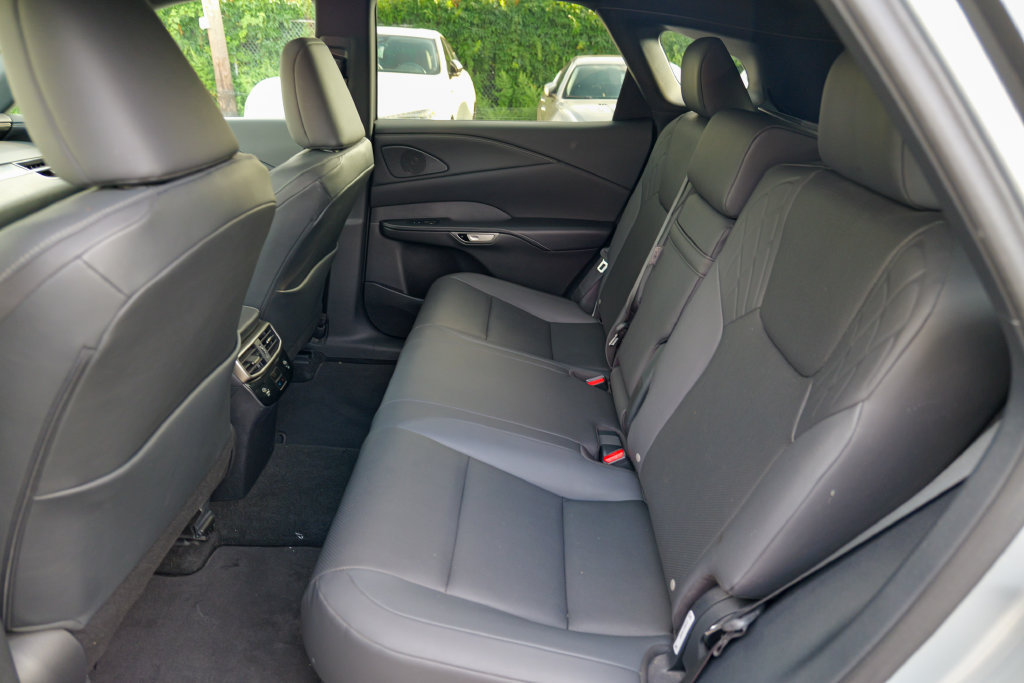 Used 2023 Lexus RX 350 Premium w/ Accessory Package AWD/4WD image 27