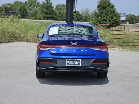 Used 2025 Hyundai Elantra SEL FWD image 6
