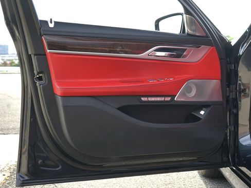 Used 2018 BMW M760i xDrive M760i xDrive Sedan 4D image 13