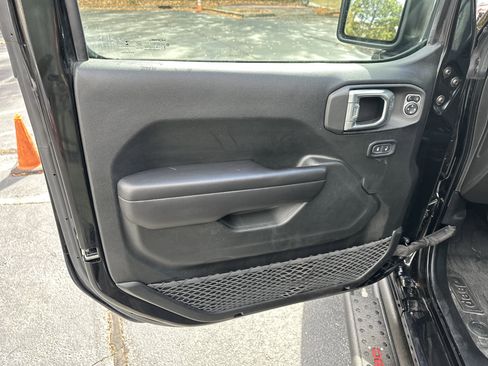 Used 2021 Jeep Wrangler Unlimited Sport image 12