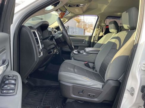 Certified 2019 RAM 1500 Classic SLT w/ Luxury Group image 14