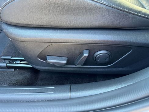 Used 2025 Hyundai Elantra Limited image 23