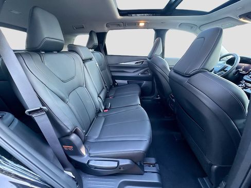 Certified 2026 INFINITI QX60 Luxe w/ Cargo Package AWD/4WD image 31