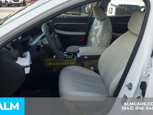 Certified 2025 Hyundai Sonata SE FWD image 14