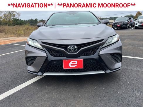 Used 2018 Toyota Camry XSE image 2