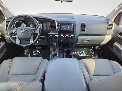 Used 2019 Toyota Sequoia SR5 AWD/4WD image 9