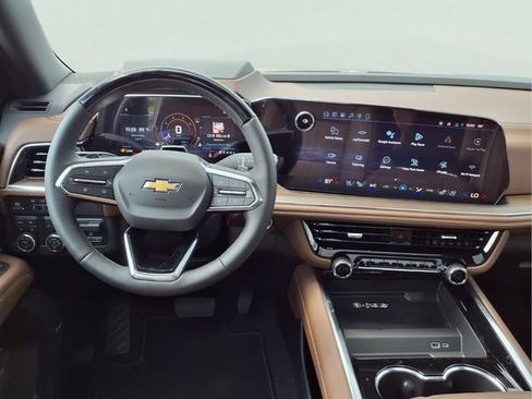 New 2026 Chevrolet Suburban High Country AWD/4WD image 4