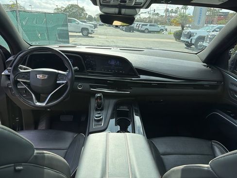 Used 2021 Cadillac Escalade ESV Sport w/ Driver Assist Tech Package image 12