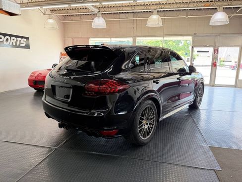 Used 2014 Porsche Cayenne GTS AWD/4WD image 9