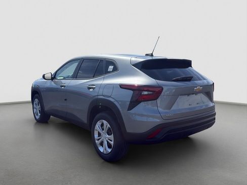 New 2026 Chevrolet Trax LS w/ Driver Confidence Package FWD image 4