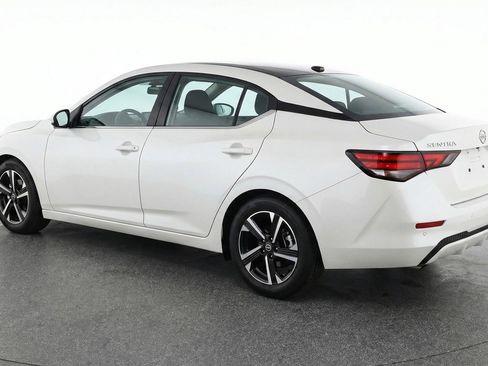 Used 2025 Nissan Sentra SV image 6