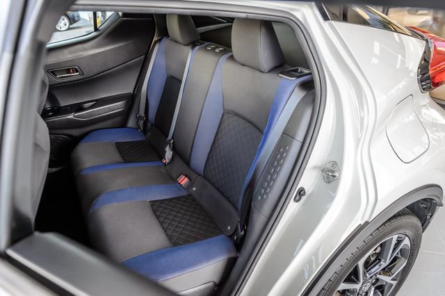 Used 2020 Toyota C-HR XLE FWD image 39