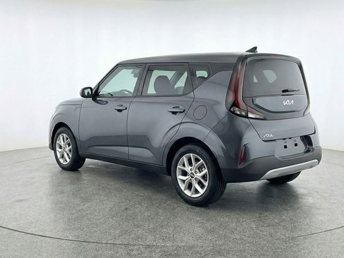 Used 2025 Kia Soul LX w/ LX Technology Package FWD image 6